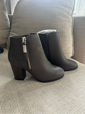 Apt. 9 Gray Women’s Booties size 6.5